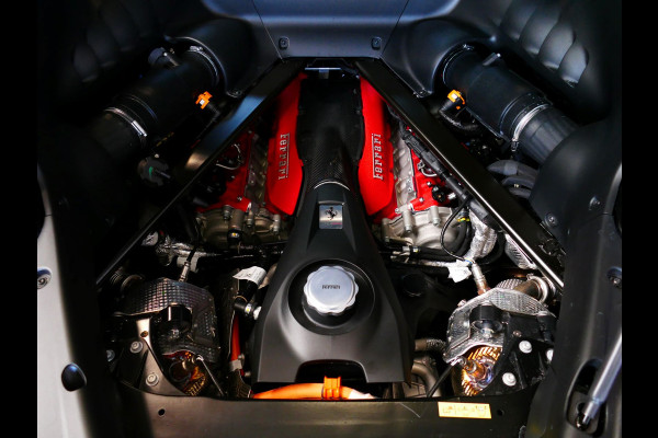Ferrari SF90 Stradale 4.0 V8 1000 pk INCL BTW/BPM. CARBON SEATS/STUUR LIFT CARPLAY AFS CAMERA phev