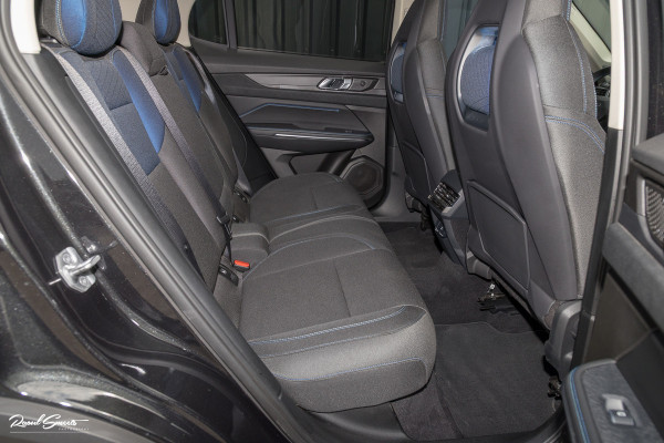 Lynk & Co 01 1.5 All-in geprijsd: inclusief onderhoud, 1 jaar BOVAG-garantie | Panorama dak | Adaptieve cruise | Blis | Memory |
