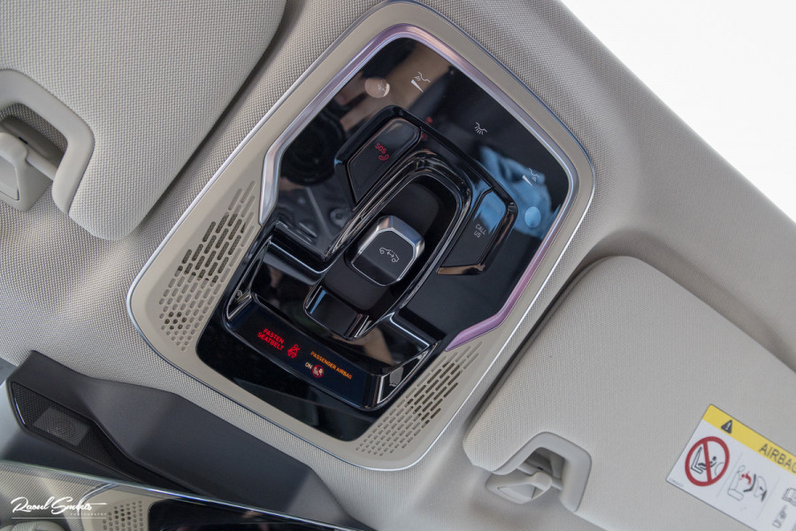 Lynk & Co 01 1.5 All-in geprijsd: inclusief onderhoud, 1 jaar BOVAG-garantie | Panorama dak | Adaptieve cruise | Blis | Memory |