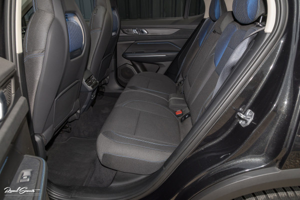 Lynk & Co 01 1.5 All-in geprijsd: inclusief onderhoud, 1 jaar BOVAG-garantie | Panorama dak | Adaptieve cruise | Blis | Memory |