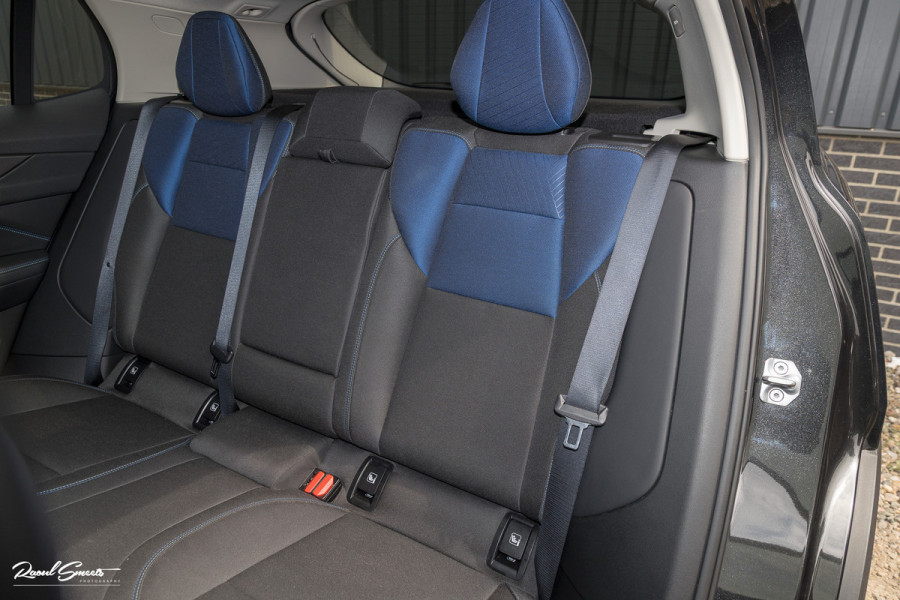 Lynk & Co 01 1.5 All-in geprijsd: inclusief onderhoud, 1 jaar BOVAG-garantie | Panorama dak | Adaptieve cruise | Blis | Memory |