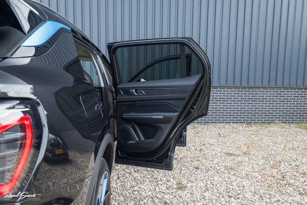 Lynk & Co 01 1.5 All-in geprijsd: inclusief onderhoud, 1 jaar BOVAG-garantie | Panorama dak | Adaptieve cruise | Blis | Memory |