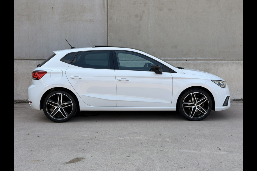 Seat Ibiza 1.0 TSI FR Business Intense Plus Pano Virtual Camera 18'' 6-bak