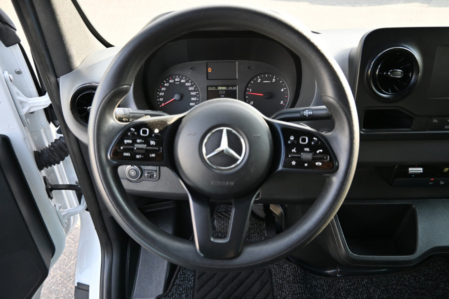 Mercedes-Benz Sprinter 316 CDI L2H2 RWD 3500kg Trekhaak, MBUX met camera, Etc.