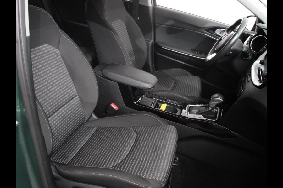 Kia Ceed Sportswagon 1.6 GDI PHEV DynamicLine Automaat Climate control Keyless Cruise control LED Parkeersensoren achter Camera Stuur verwarming Stoel verwarming Apple Carplay/ Andriod Auto