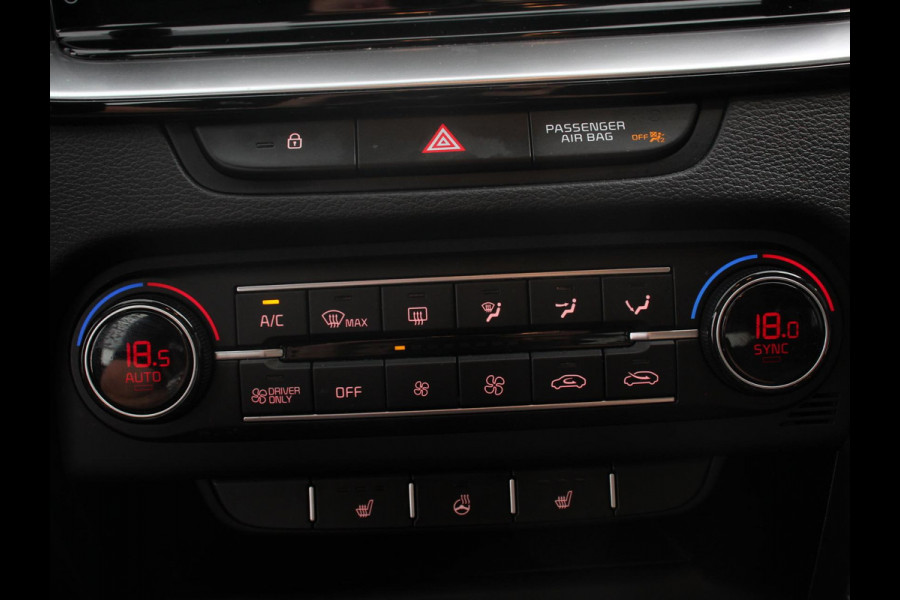 Kia Ceed Sportswagon 1.6 GDI PHEV DynamicLine Automaat Climate control Keyless Cruise control LED Parkeersensoren achter Camera Stuur verwarming Stoel verwarming Apple Carplay/ Andriod Auto