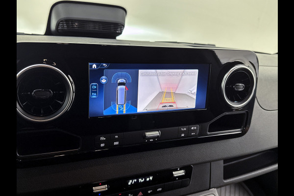 Mercedes-Benz Sprinter 317 CDI L2H2 Select Geveerde stoel Navigatie Parkeerpakket Stoelverwarming Betimmering Trekhaak 24 maanden Mercedes Certified garantie