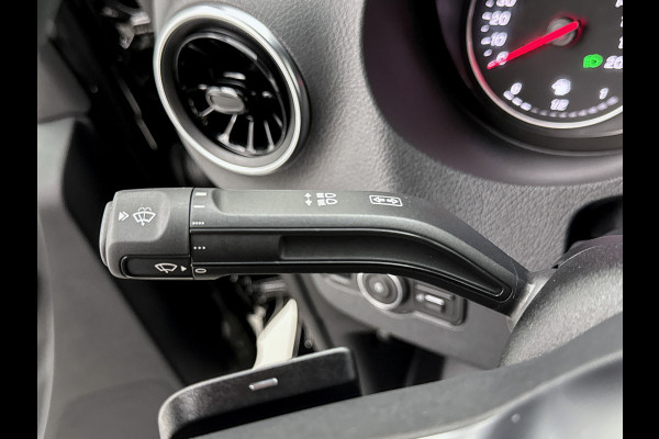 Mercedes-Benz Sprinter 317 CDI L2H2 Select Geveerde stoel Navigatie Parkeerpakket Stoelverwarming Betimmering Trekhaak 24 maanden Mercedes Certified garantie