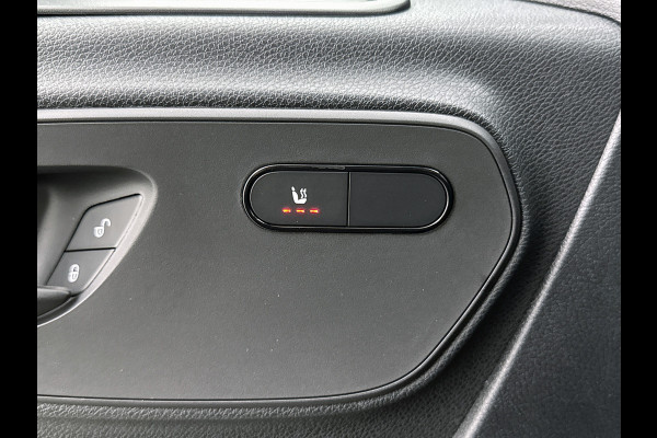Mercedes-Benz Sprinter 317 CDI L2H2 Select Geveerde stoel Navigatie Parkeerpakket Stoelverwarming Betimmering Trekhaak 24 maanden Mercedes Certified garantie
