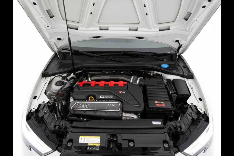 Audi RS3 Sportback 2.5 TFSI Quattro *RS-SEATS | PANO | ADAPTIVE-CRUISE | NAPPA-LEATHER | BANG&OLUFSEN | CAMERA | KEYLESS | BLINDSPOT | NAVI-FULLMAP | DIGI-COCKPIT | PRIVACY-GLASS | SHIFTPADDLES | CARBON-INLAY | 19''ALU*
