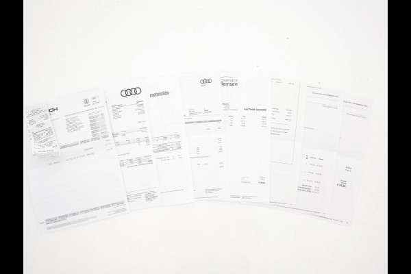 Audi RS3 Sportback 2.5 TFSI Quattro *RS-SEATS | PANO | ADAPTIVE-CRUISE | NAPPA-LEATHER | BANG&OLUFSEN | CAMERA | KEYLESS | BLINDSPOT | NAVI-FULLMAP | DIGI-COCKPIT | PRIVACY-GLASS | SHIFTPADDLES | CARBON-INLAY | 19''ALU*
