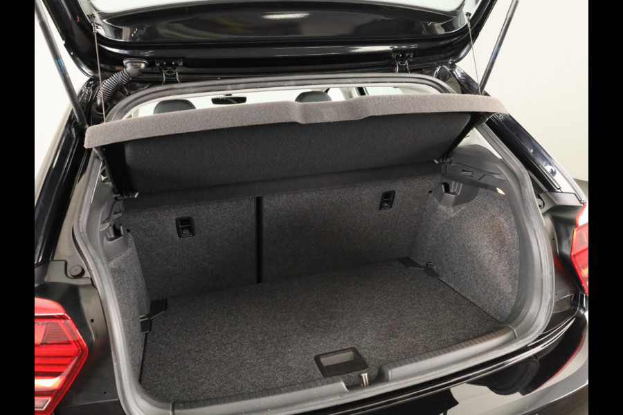Volkswagen Polo 1.0 TSI Comfortline 95 pk | Navigatie | Parkeersensoren | Adaptieve cruise control | Apple Carplay/Android Auto |