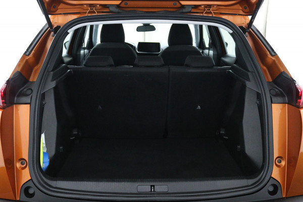 Peugeot 2008 1.2 Blue*130PK*NAVI*CAM*HAAK*ECC*CRUISE*CARPLAY