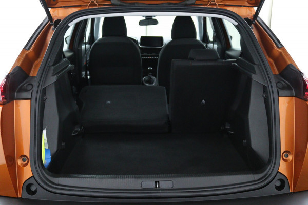 Peugeot 2008 1.2 Blue*130PK*NAVI*CAM*HAAK*ECC*CRUISE*CARPLAY
