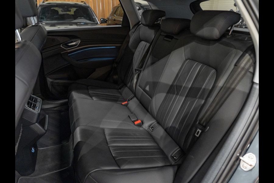 Audi e-tron E-tron 50 Quattro Launch edition plus 71 kWh, Pano, Apple Carplay, 22" Velgen, Black Optik, ACC, Memory, PDC, Leder