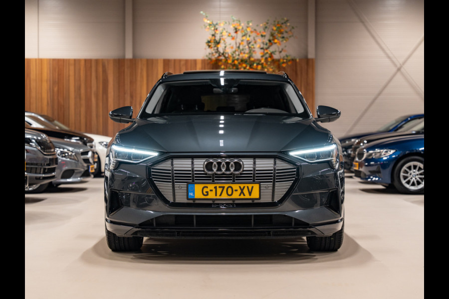Audi e-tron E-tron 50 Quattro Launch edition plus 71 kWh, Pano, Apple Carplay, 22" Velgen, Black Optik, ACC, Memory, PDC, Leder