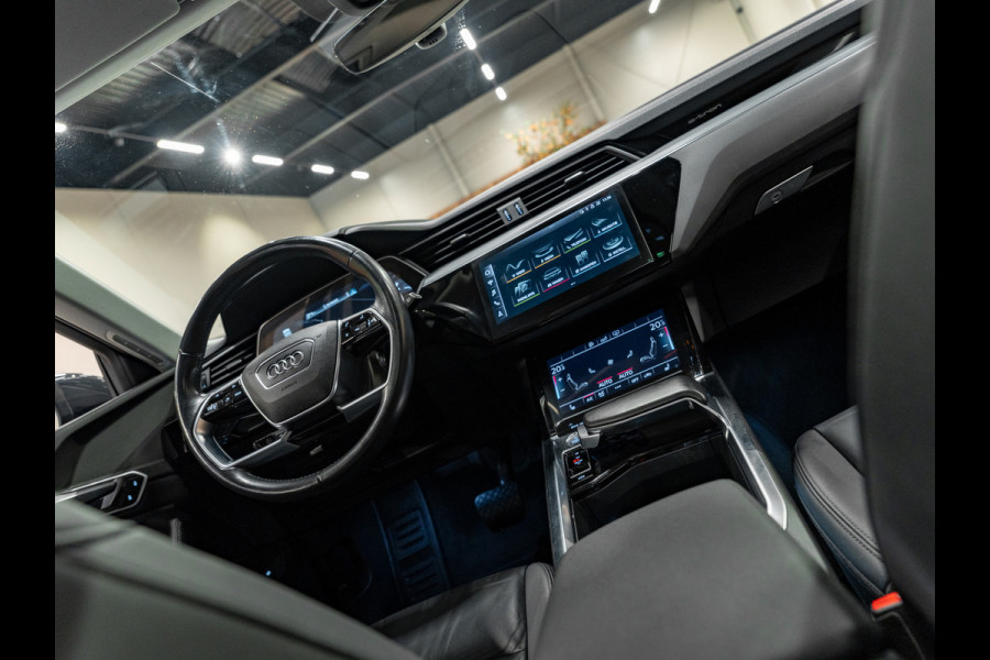 Audi e-tron E-tron 50 Quattro Launch edition plus 71 kWh, Pano, Apple Carplay, 22" Velgen, Black Optik, ACC, Memory, PDC, Leder