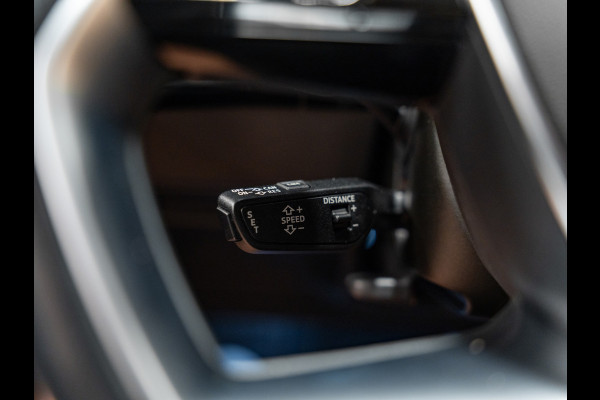 Audi e-tron E-tron 50 Quattro Launch edition plus 71 kWh, Pano, Apple Carplay, 22" Velgen, Black Optik, ACC, Memory, PDC, Leder