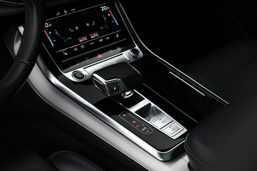Audi Q7 55 TFSI e quattro S-Line Rijklaar! Pano 22inch Contourzetels Luchtv