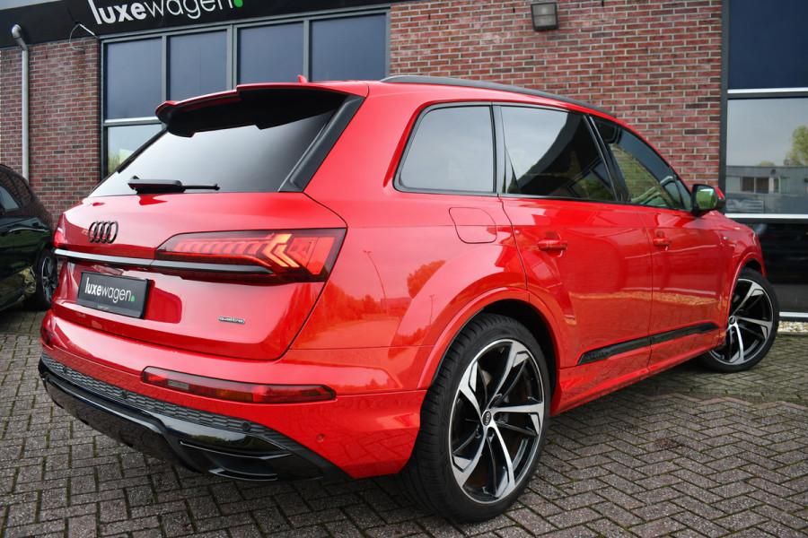 Audi Q7 55 TFSI e quattro S-Line Rijklaar! Pano 22inch Contourzetels Luchtv