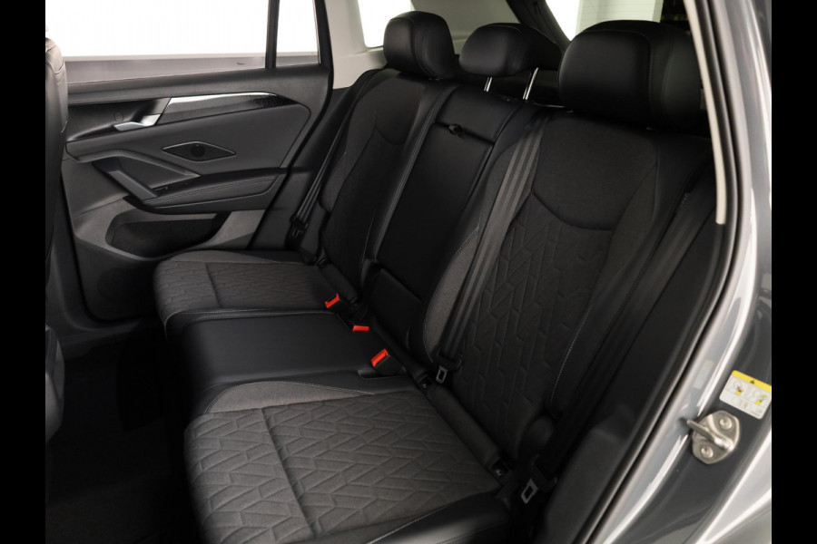Volkswagen Tiguan Limited Edition 1.5 eHybrid 150 kW / 204 PK SUV 6 Stoelverwarming | Trekhaak | 360 camera