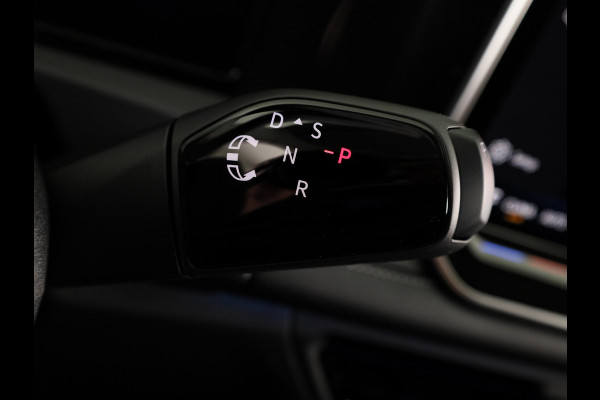 Volkswagen Tiguan Limited Edition 1.5 eHybrid 150 kW / 204 PK SUV 6 Stoelverwarming | Trekhaak | 360 camera