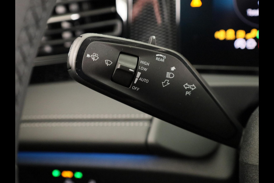 Volkswagen Tiguan Limited Edition 1.5 eHybrid 150 kW / 204 PK SUV 6 Stoelverwarming | Trekhaak | 360 camera
