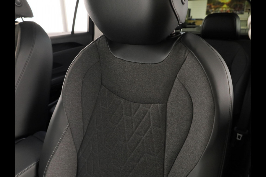 Volkswagen Tiguan Limited Edition 1.5 eHybrid 150 kW / 204 PK SUV 6 Stoelverwarming | Trekhaak | 360 camera