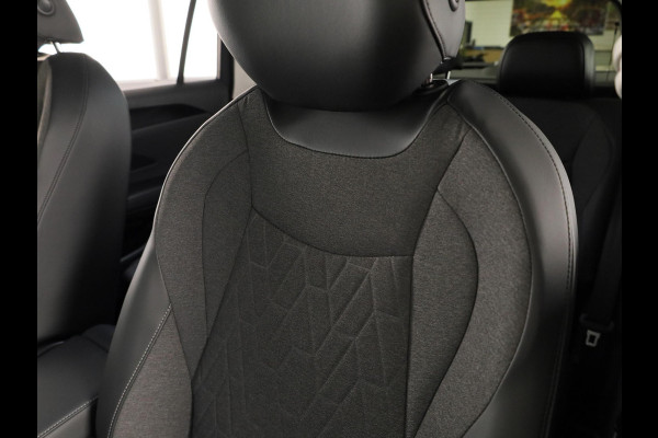 Volkswagen Tiguan Limited Edition 1.5 eHybrid 150 kW / 204 PK SUV 6 Stoelverwarming | Trekhaak | 360 camera