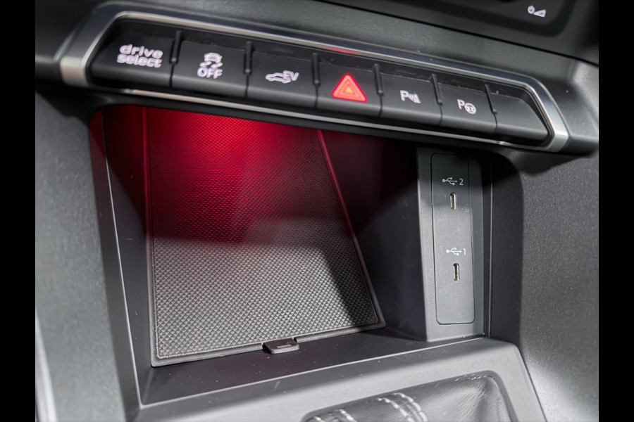 Audi Q3 Sportback 45 TFSI e 3X S-LINE BLACKLINE 20'' PANO/LEDER/SFEERVERL/E-STOELEN/SONOS/CAM/ADAPT-CR///