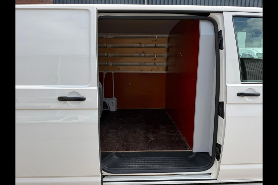 Volkswagen Transporter 2.0 TDI L2H1 Comfort / Navi / App connect / Cruise / Trekhaak
