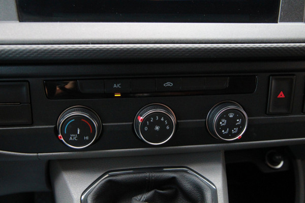 Volkswagen Transporter 2.0 TDI L2H1 Comfort / Navi / App connect / Cruise / Trekhaak