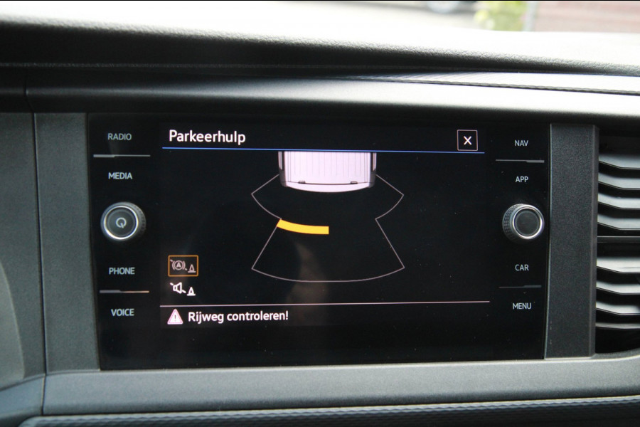 Volkswagen Transporter 2.0 TDI L2H1 Comfort / Navi / App connect / Cruise / Trekhaak
