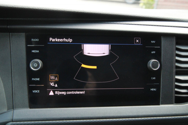 Volkswagen Transporter 2.0 TDI L2H1 Comfort / Navi / App connect / Cruise / Trekhaak