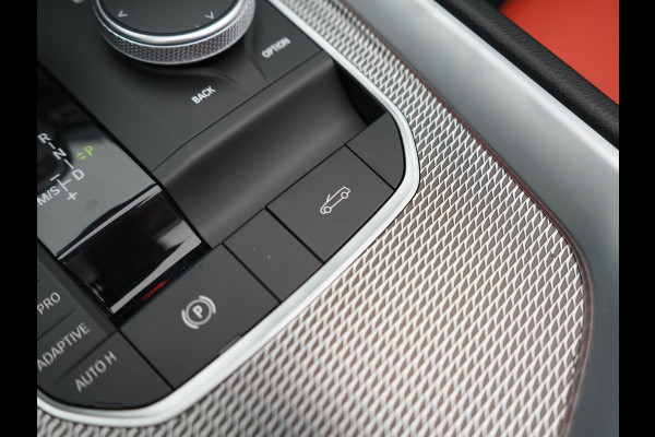 BMW Z4 Roadster M40i M Sport 340pk Dealer O.H. | Adaptive Cruise | Camera | Harman / Kardon | Lederen Sportstoelen Memory & Verwarmd | Adaptief Onderstel | Sfeerverlichting | Stuur Verwarmd | 19"L.M | Apple Carplay | Virtual | Navigatie |