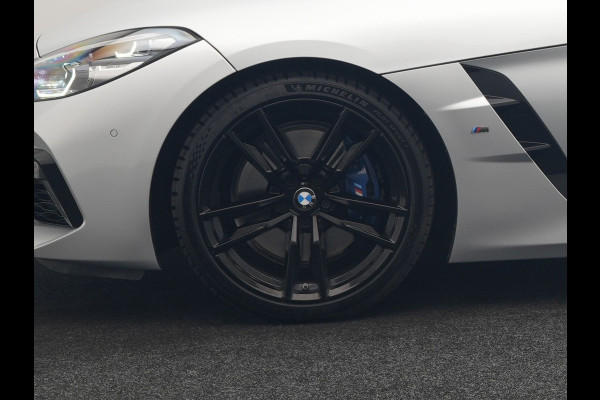 BMW Z4 Roadster M40i M Sport 340pk Dealer O.H. | Adaptive Cruise | Camera | Harman / Kardon | Lederen Sportstoelen Memory & Verwarmd | Adaptief Onderstel | Sfeerverlichting | Stuur Verwarmd | 19"L.M | Apple Carplay | Virtual | Navigatie |
