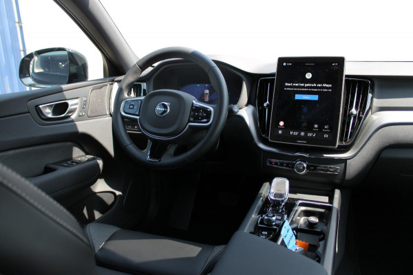Volvo XC60 T8 455PK Automaat AWD Plus Black Edition Google infotainment / 21" lichtmetalen velgen / Verwarmbare voorstoelen en stuurwiel / Adaptieve cruise control