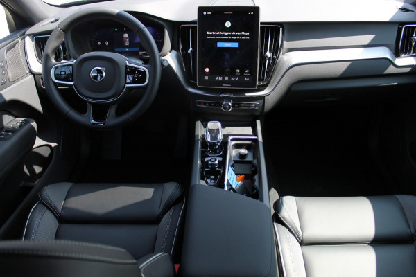 Volvo XC60 T8 455PK Automaat AWD Plus Black Edition Google infotainment / 21" lichtmetalen velgen / Verwarmbare voorstoelen en stuurwiel / Adaptieve cruise control