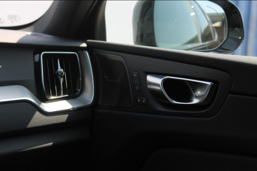 Volvo XC60 T8 455PK Automaat AWD Plus Black Edition Google infotainment / 21" lichtmetalen velgen / Verwarmbare voorstoelen en stuurwiel / Adaptieve cruise control