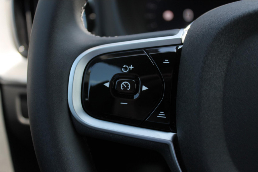 Volvo XC60 T8 455PK Automaat AWD Plus Black Edition Google infotainment / 21" lichtmetalen velgen / Verwarmbare voorstoelen en stuurwiel / Adaptieve cruise control