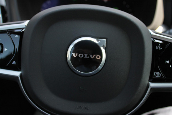 Volvo XC60 T8 455PK Automaat AWD Plus Black Edition Google infotainment / 21" lichtmetalen velgen / Verwarmbare voorstoelen en stuurwiel / Adaptieve cruise control