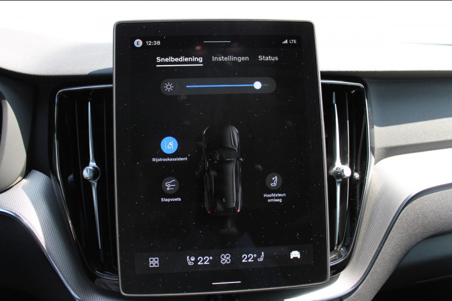 Volvo XC60 T8 455PK Automaat AWD Plus Black Edition Google infotainment / 21" lichtmetalen velgen / Verwarmbare voorstoelen en stuurwiel / Adaptieve cruise control