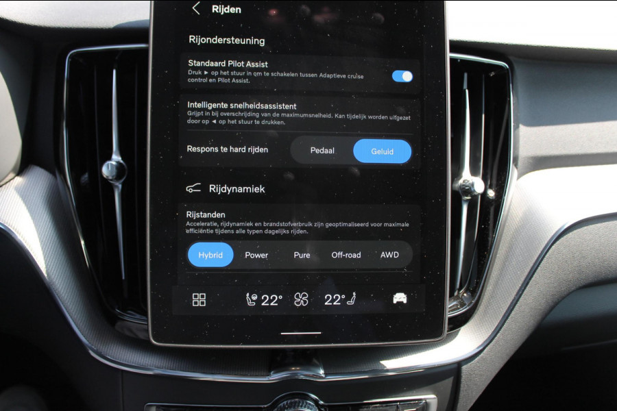 Volvo XC60 T8 455PK Automaat AWD Plus Black Edition Google infotainment / 21" lichtmetalen velgen / Verwarmbare voorstoelen en stuurwiel / Adaptieve cruise control