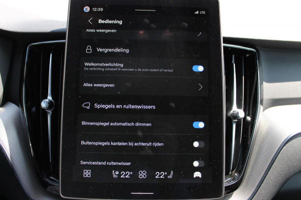 Volvo XC60 T8 455PK Automaat AWD Plus Black Edition Google infotainment / 21" lichtmetalen velgen / Verwarmbare voorstoelen en stuurwiel / Adaptieve cruise control