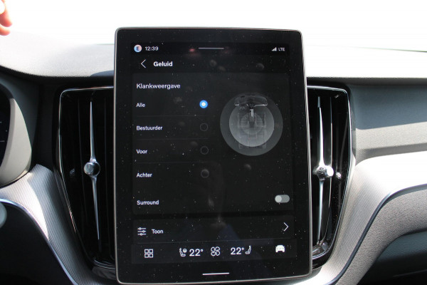 Volvo XC60 T8 455PK Automaat AWD Plus Black Edition Google infotainment / 21" lichtmetalen velgen / Verwarmbare voorstoelen en stuurwiel / Adaptieve cruise control