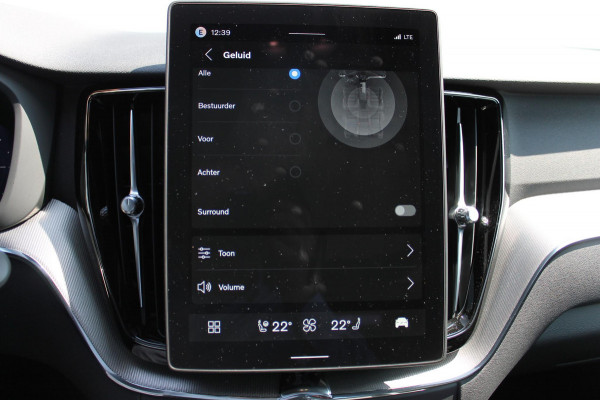 Volvo XC60 T8 455PK Automaat AWD Plus Black Edition Google infotainment / 21" lichtmetalen velgen / Verwarmbare voorstoelen en stuurwiel / Adaptieve cruise control