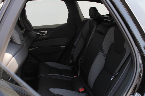 Volvo XC60 T8 455PK Automaat AWD Plus Black Edition Google infotainment / 21" lichtmetalen velgen / Verwarmbare voorstoelen en stuurwiel / Adaptieve cruise control