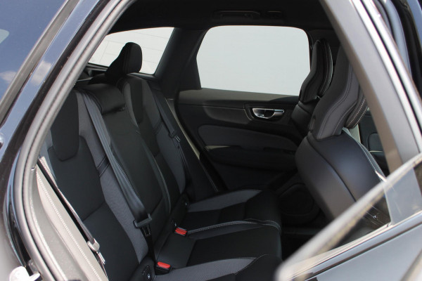 Volvo XC60 T8 455PK Automaat AWD Plus Black Edition Google infotainment / 21" lichtmetalen velgen / Verwarmbare voorstoelen en stuurwiel / Adaptieve cruise control