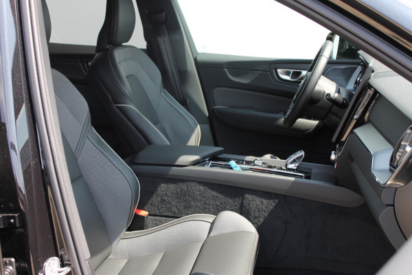 Volvo XC60 T8 455PK Automaat AWD Plus Black Edition Google infotainment / 21" lichtmetalen velgen / Verwarmbare voorstoelen en stuurwiel / Adaptieve cruise control