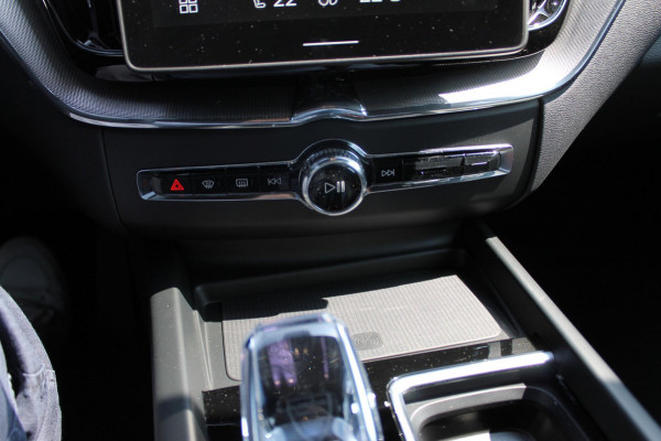 Volvo XC60 T8 455PK Automaat AWD Plus Black Edition Google infotainment / 21" lichtmetalen velgen / Verwarmbare voorstoelen en stuurwiel / Adaptieve cruise control